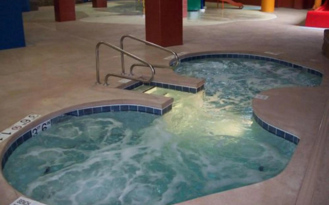 Holiday Inn Omaha Downtown - Waterpark by IHG