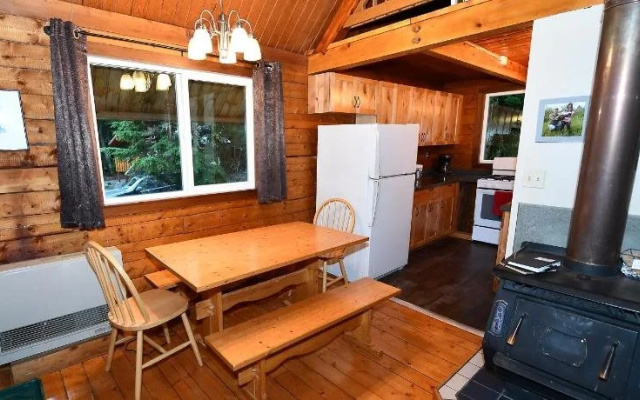 Alyeska Hideaway