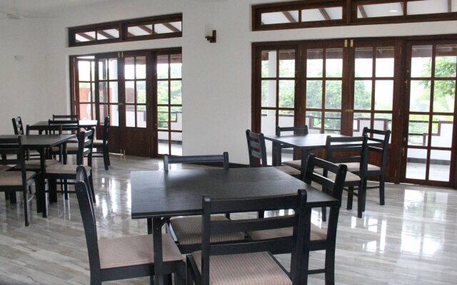 Lizzie Villa Guest House