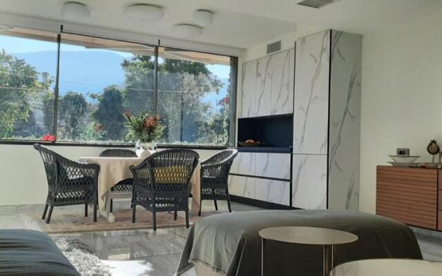 Sandy's Superior Suite