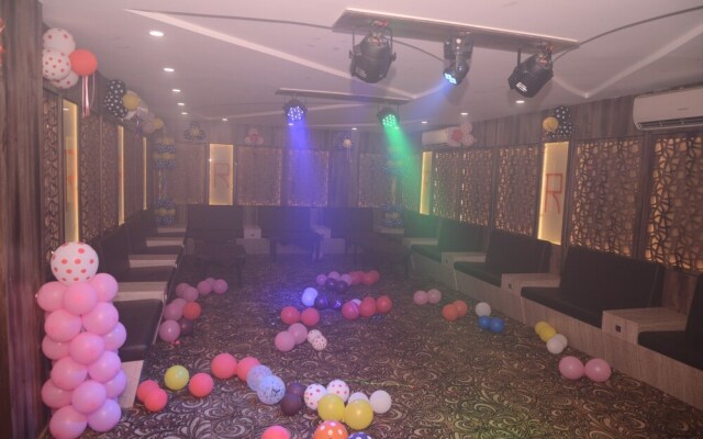 JK Rooms 128 Hotel RR