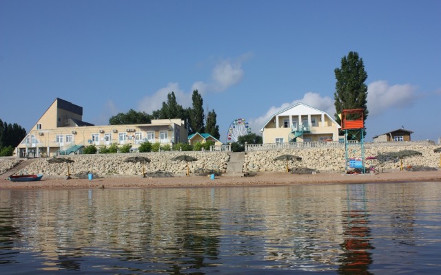 Искра (Кучугуры)