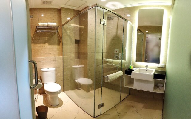 M Premiere Hotel