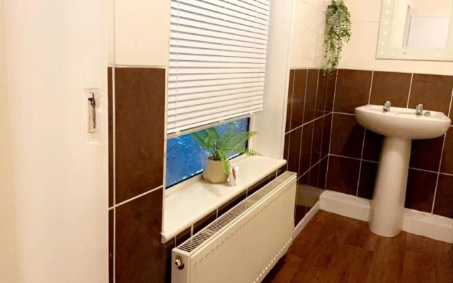 Impeccable 1-bed House in Pontefract