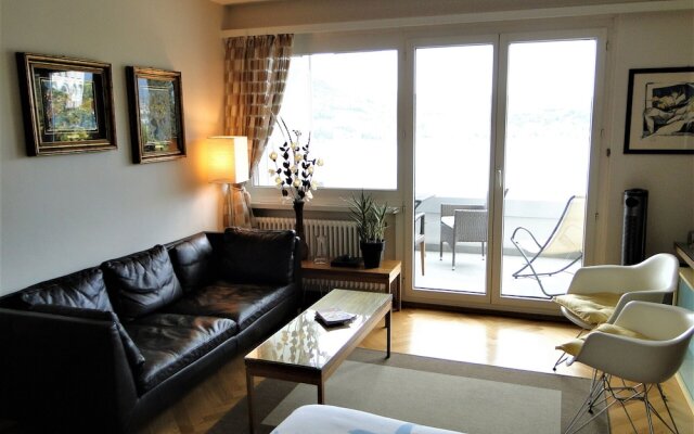 Breathtaking View for a Romantic Stay