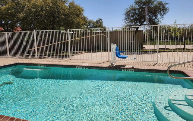 Baymont by Wyndham San Antonio Airport