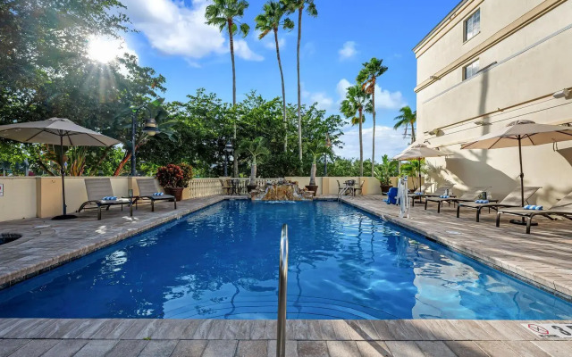 Bayfront Inn Fifth Avenue