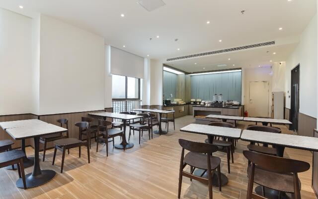 Hanting Hotel Hefei Binhu Convention and Exhibition Center