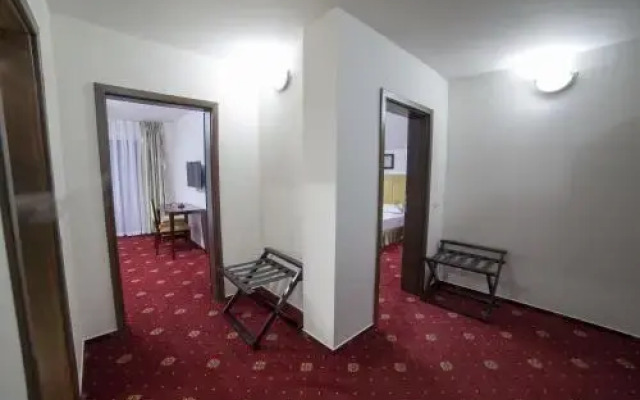 Hotel Diamond & Complex Ovi