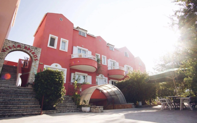 Spiros Family Apts