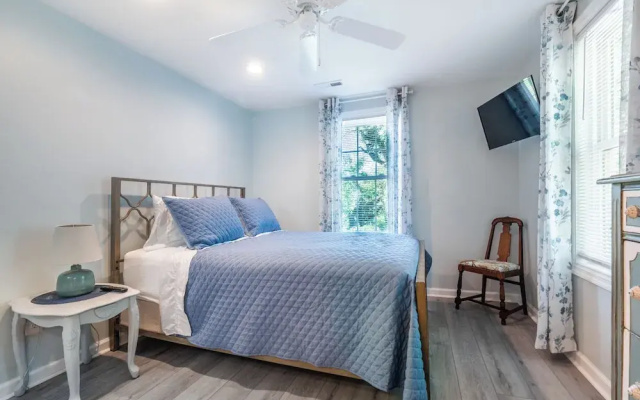 Ankers Away by Topsail Realty