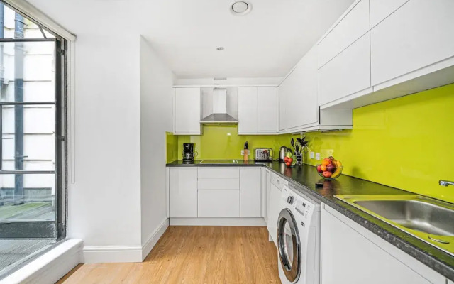 2BR with Patio in the Heart of Holborn