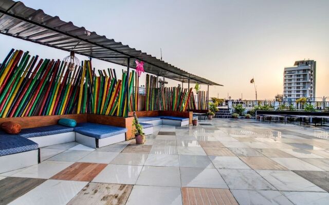 OYO 7239 Hotel Aditya