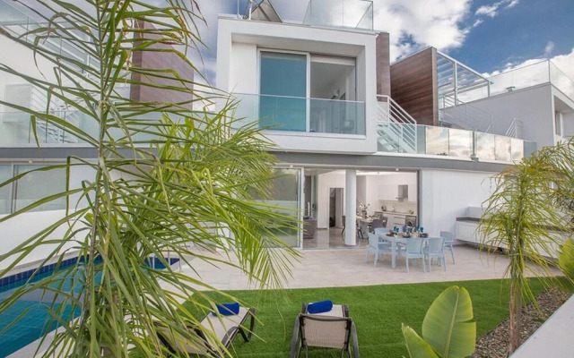 Villa Nataly AQ Ol24