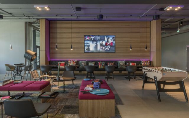 X Hotel