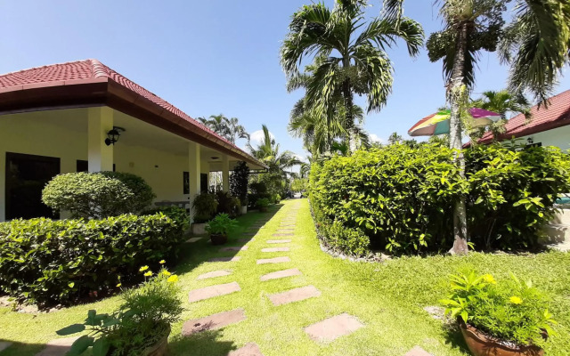 Smile House & Pool