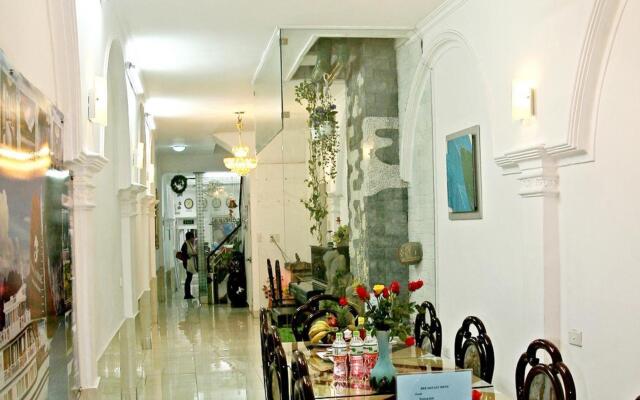 La Dora Hanoi Hotel & Travel