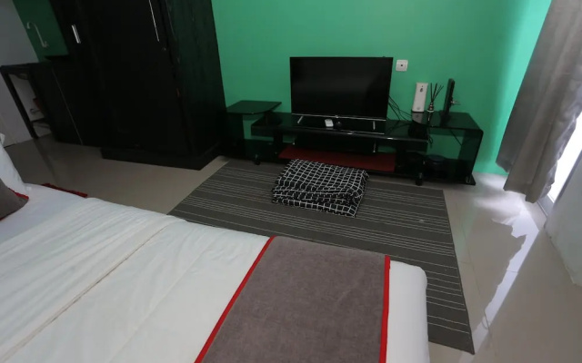 Collection O 93750 Luxury Rooms @ Urbantown Serpong