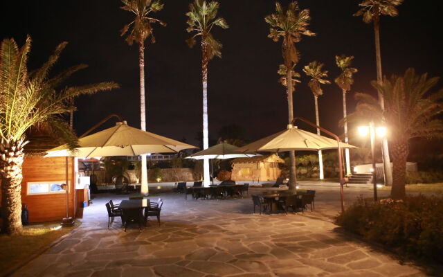 Luston Villa & Hotel