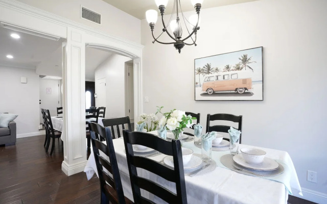 Sweet 4 bedroom, 3 bath plus Loft Bedroom, Pool Home