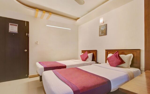 OYO Flagship 8002 I Cloud Sri Sai Inn