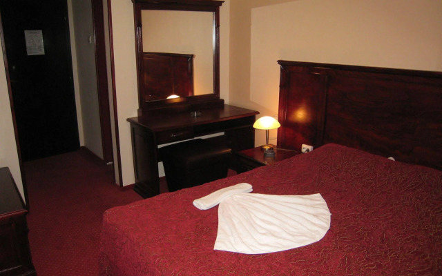 Petrus Hotel