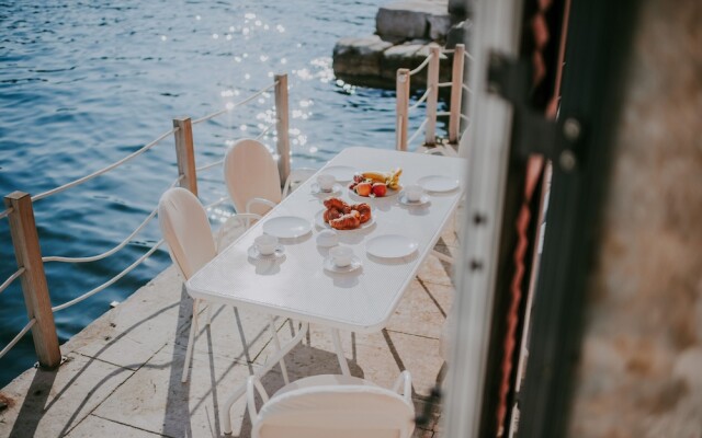 Seafront Palazzo Rovinj With Private sea Access