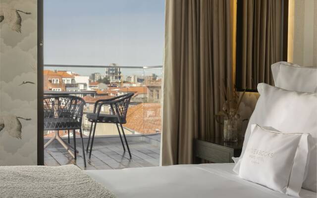 Wine & Books Porto Hotel