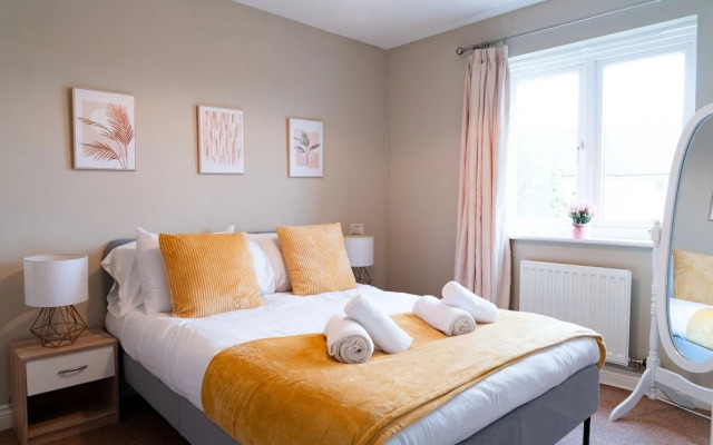 Lovely 4-bed House in Huntingdon