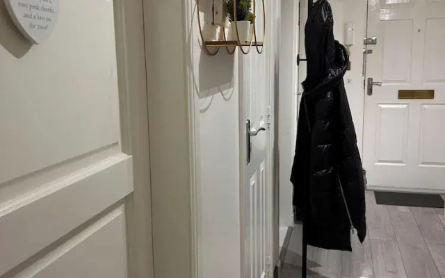 Modern Apartment-sleeps6-parking-seft Check in