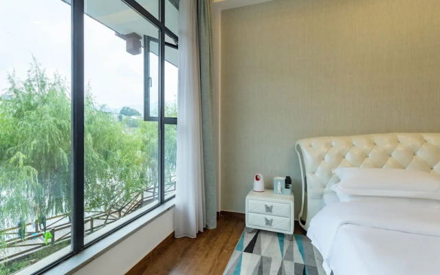 Leading Men Hotel