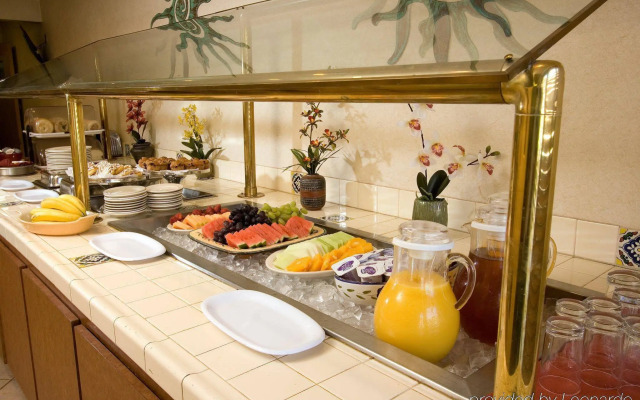 Best Western Plus Scottsdale Thunderbird Suites