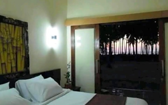 GONDANG1 beach hotel