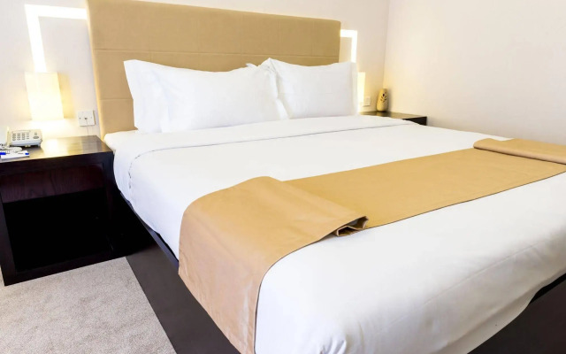 Al Qurum Resort