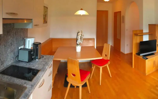 Residence Lahnhof, Laces