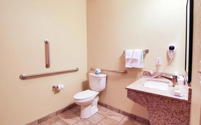 Cobblestone Hotel & Suites – Devils Lake