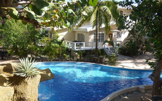 Paradise Beach Hotel & Resort