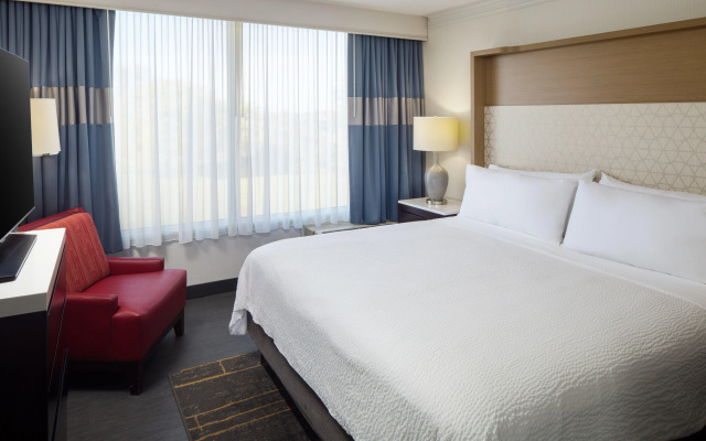 Holiday Inn Weirton - Steubenville Area by IHG