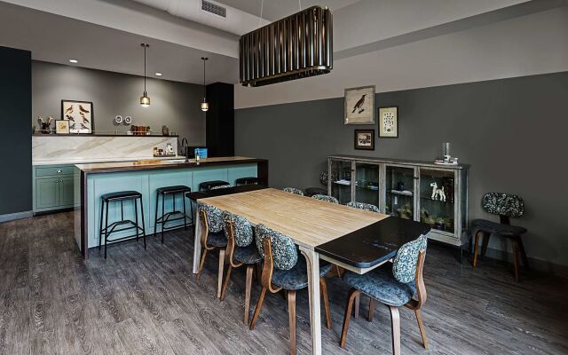 Cyrus Hotel, Topeka, a Tribute Portfolio Hotel