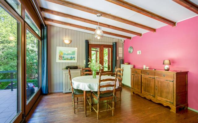 Cozy Chalet in Trois Ponts with Forest Nearby