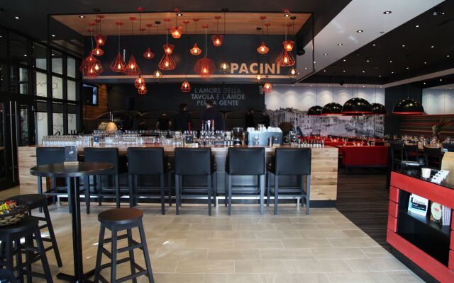 Holiday Inn Calgary South Conference Center by IHG