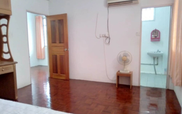 OYO 90310 E Homestay Permai Timur