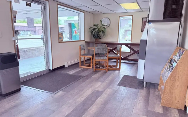 Tomahawk Motor Lodge By OYO Riverton US-26