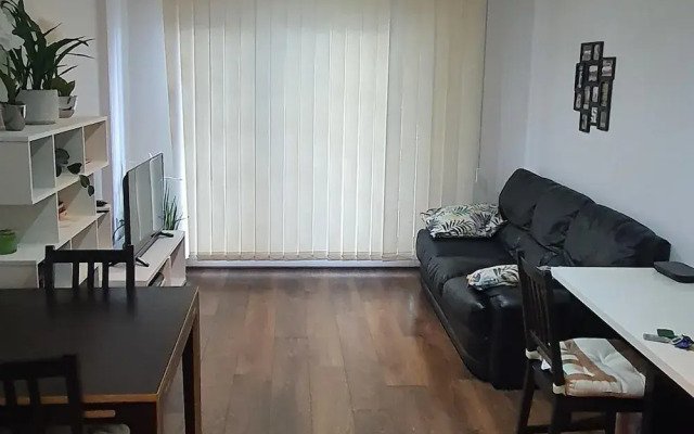 1 Bed Apartment Sleeps 2 With Wi-fi & Tv