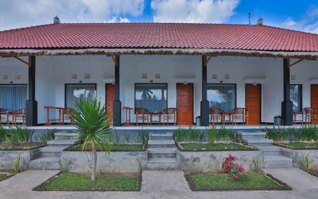 Mamaras Guest House