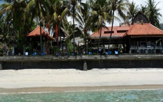 Anom Beach Inn Bungalows