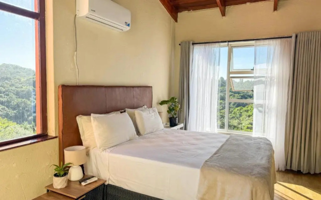 Palmgrove Lodge