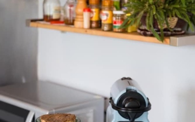 Cozy Apt Near Côte des Basques w/ Parking!