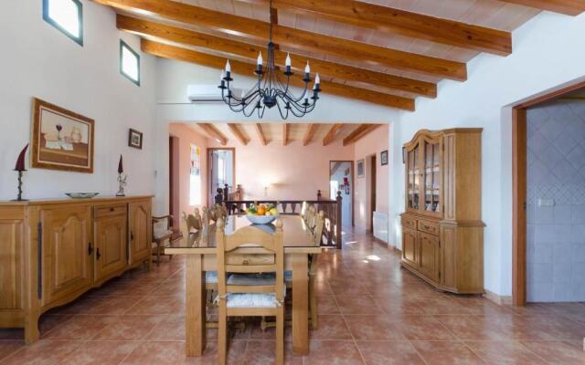 Villa Pula Viñas