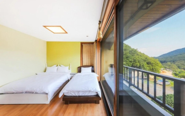 Yangpyeong Weekly Kids Pool Villa